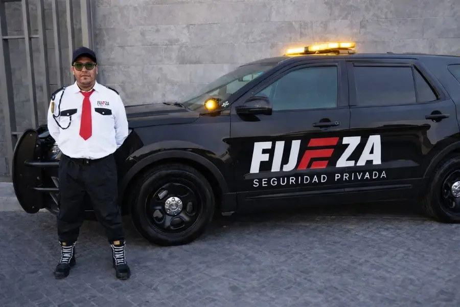 Elemento Fijeza con unidad vehicular Explorer